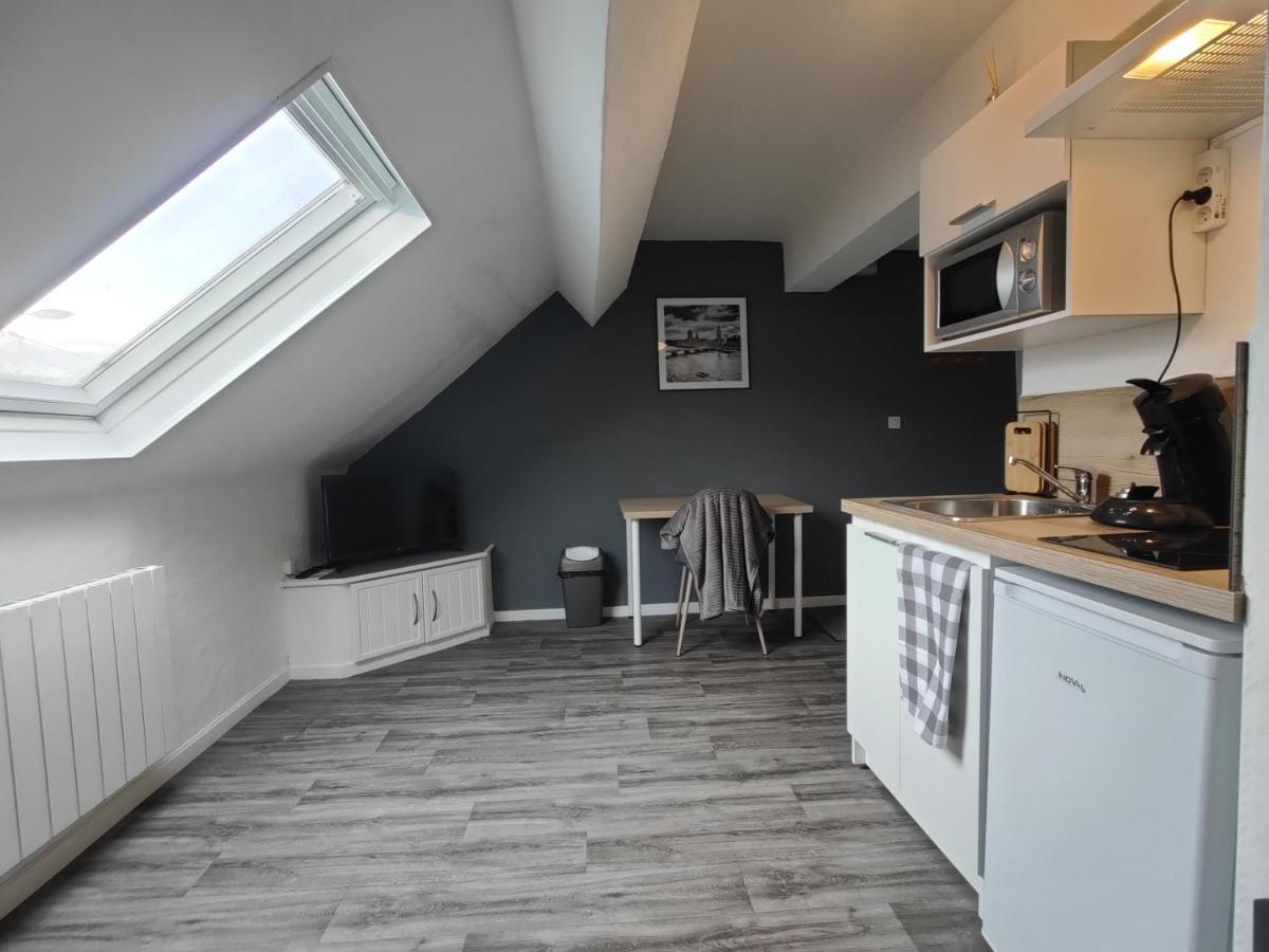 Studio "Sous Les Toits", Proche Hyper Centre Et Commerces ! Valenciennes Exteriör bild