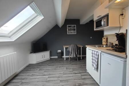 Studio "Sous Les Toits", Proche Hyper Centre Et Commerces ! Valenciennes Exteriör bild
